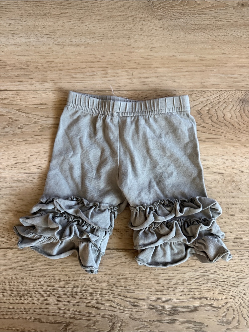 Ruffled Diaper Cover Shorts in Light Taupe size 6 months